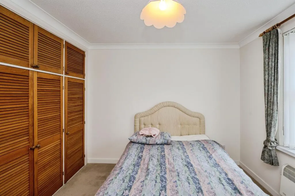 2 bed Ground Flat