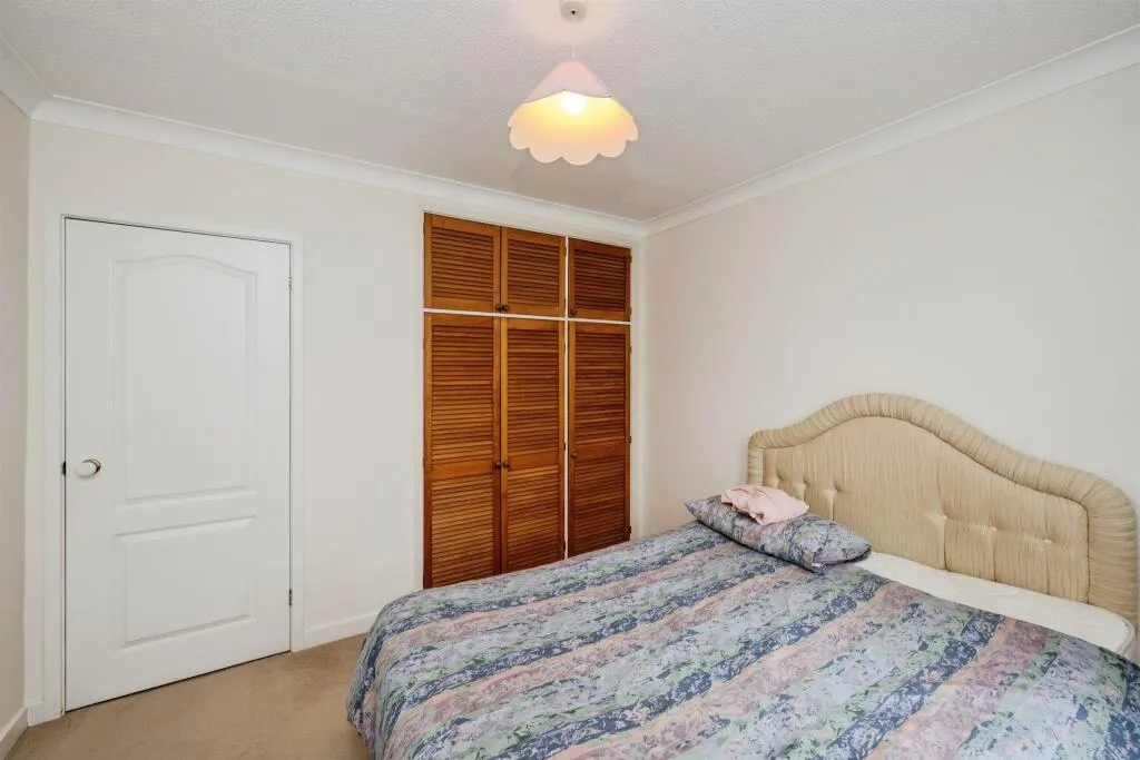 2 bed Ground Flat