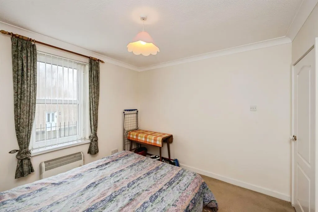 2 bed Ground Flat