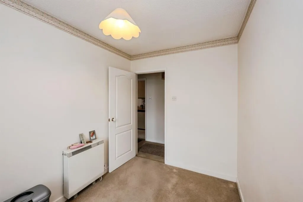2 bed Ground Flat
