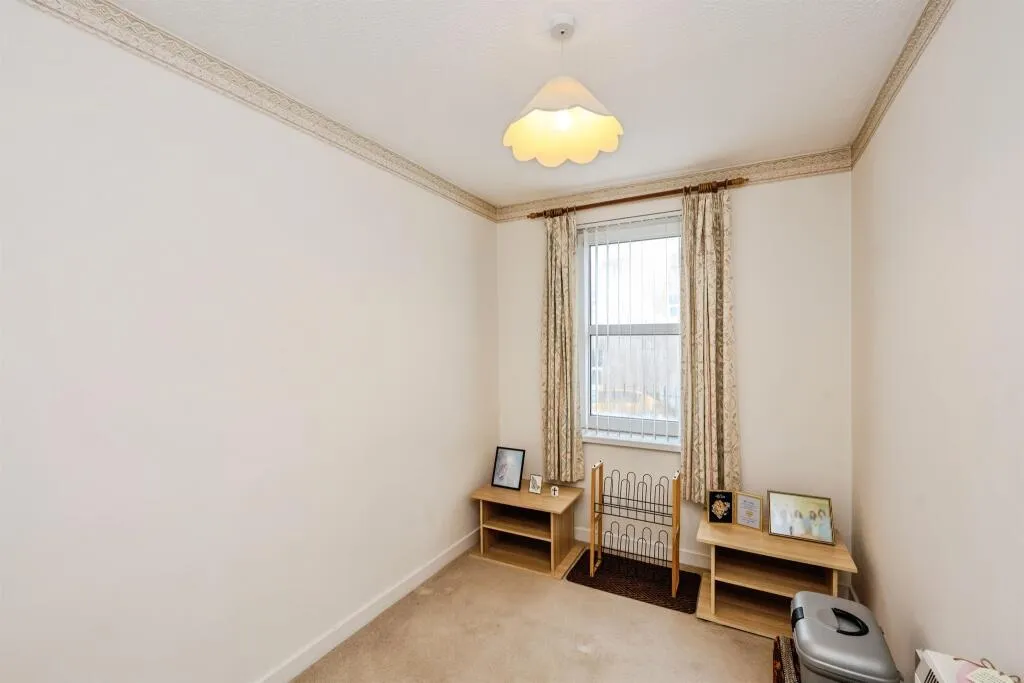 2 bed Ground Flat