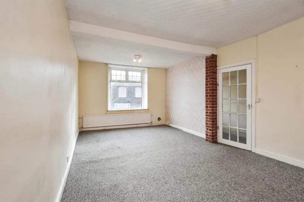 4 bed Terraced