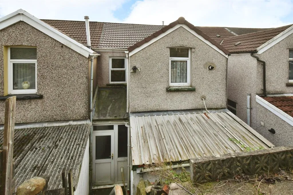 4 bed Terraced