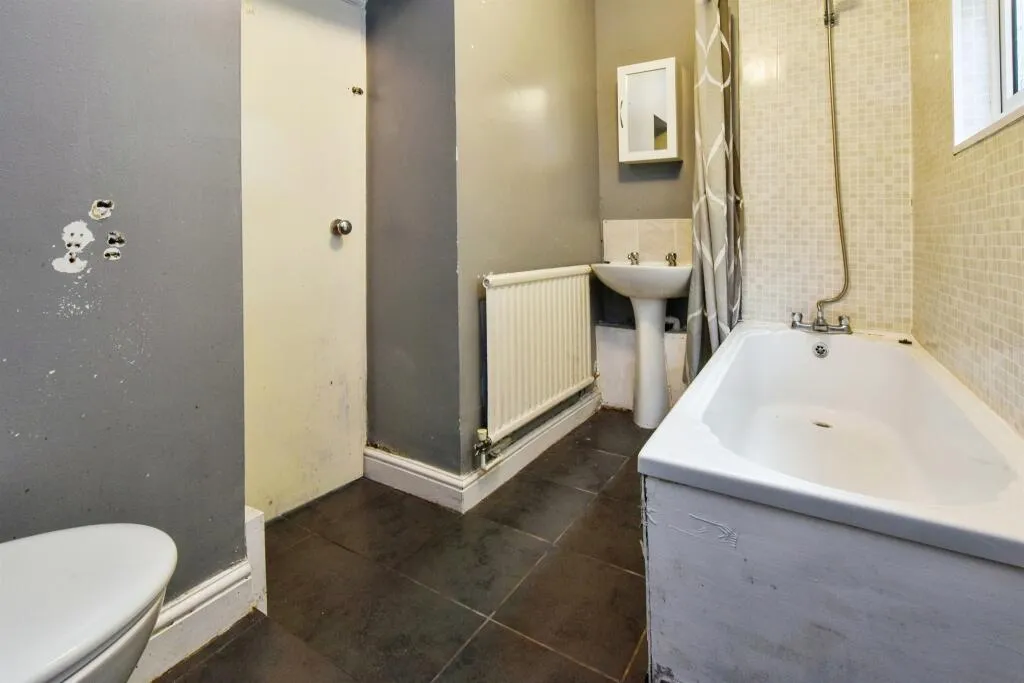 4 bed Terraced