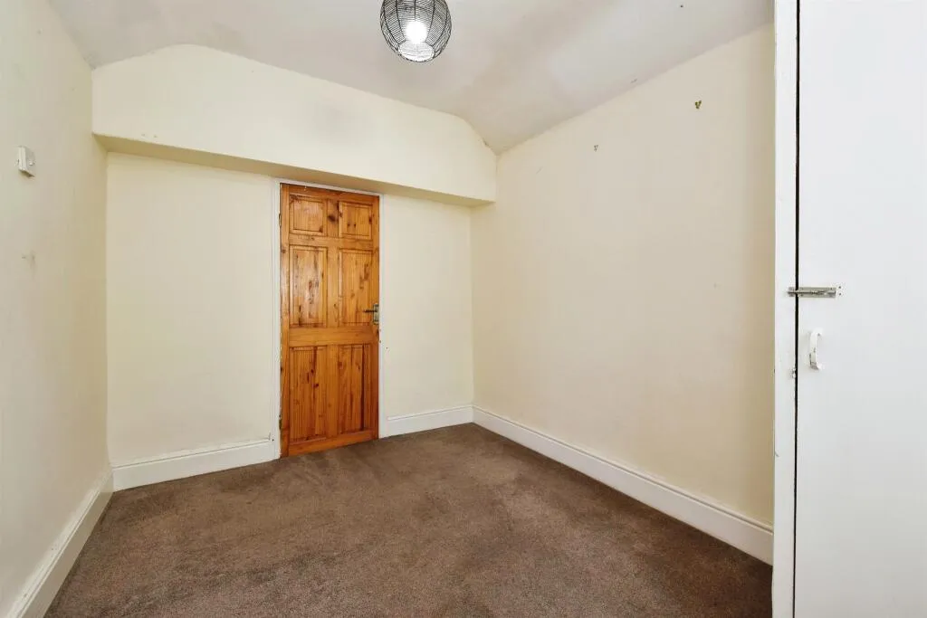 4 bed Terraced