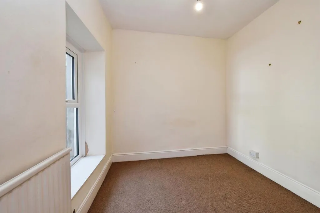 4 bed Terraced
