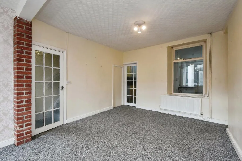 4 bed Terraced