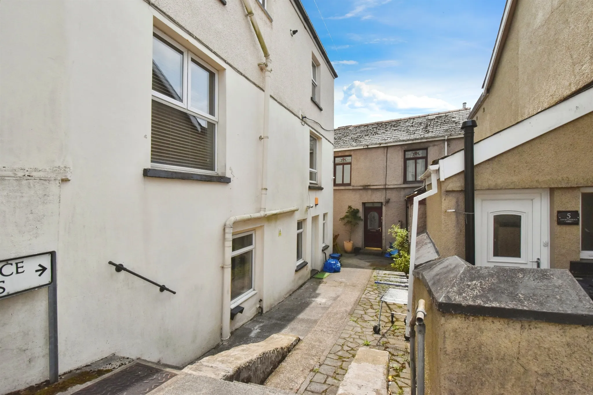 3 bed Terraced