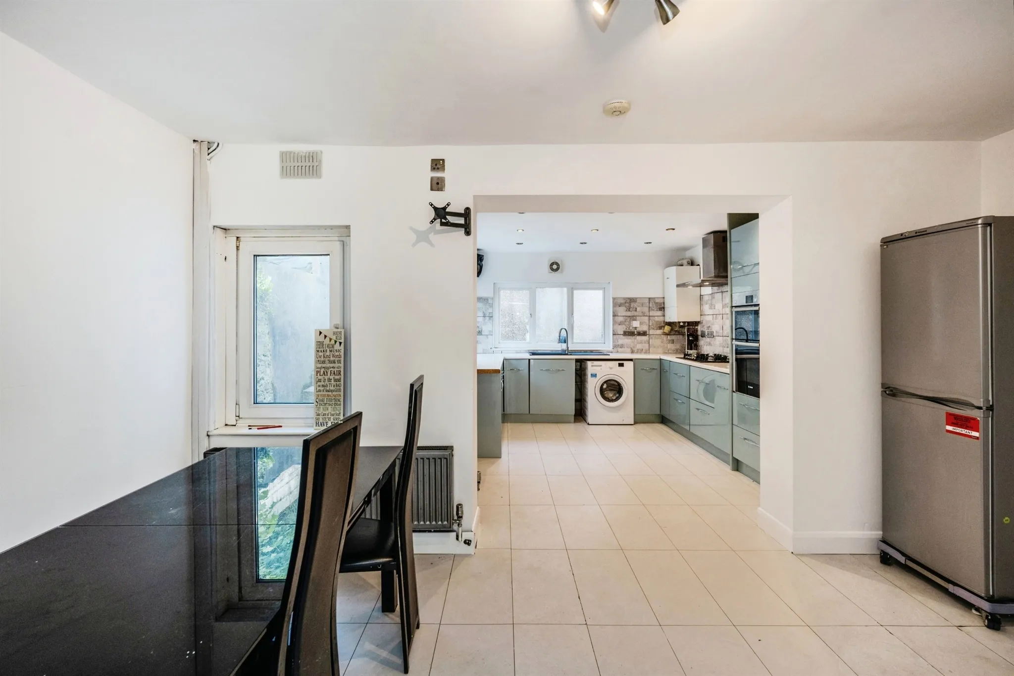 3 bed End of Terrace
