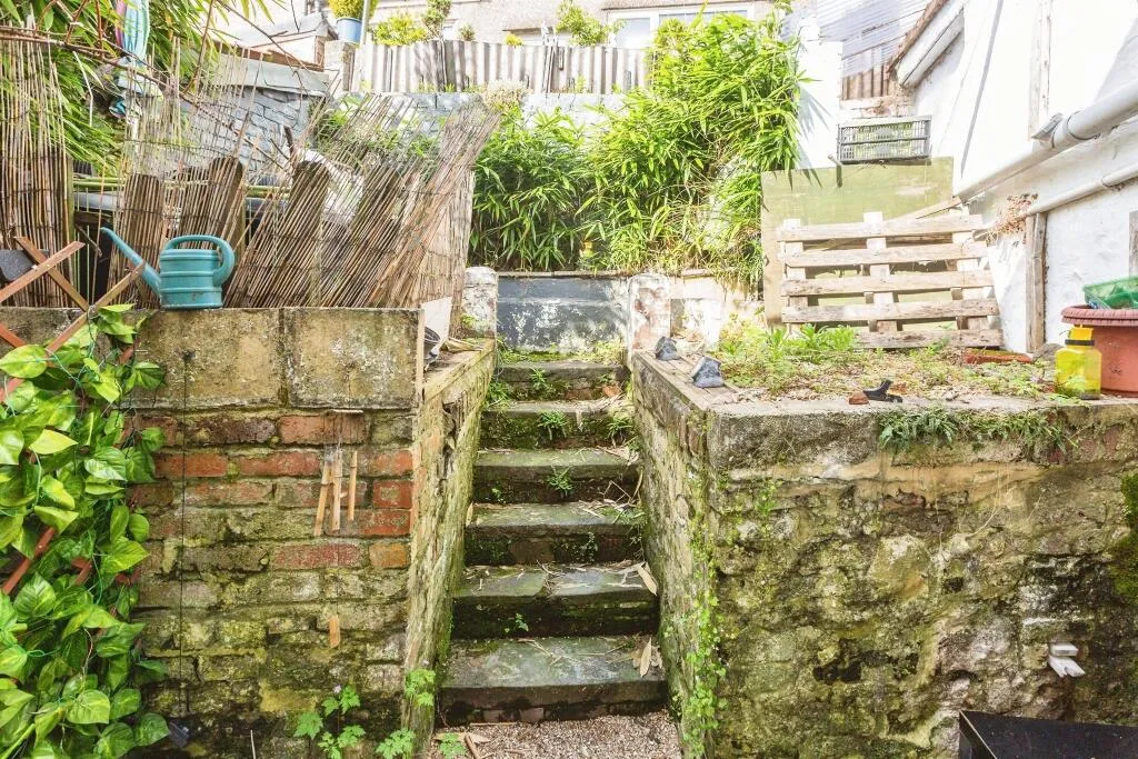 2 bed Terraced