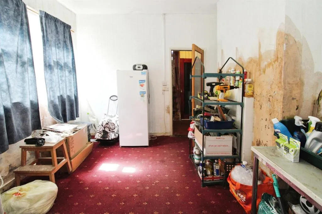 5 bed Terraced