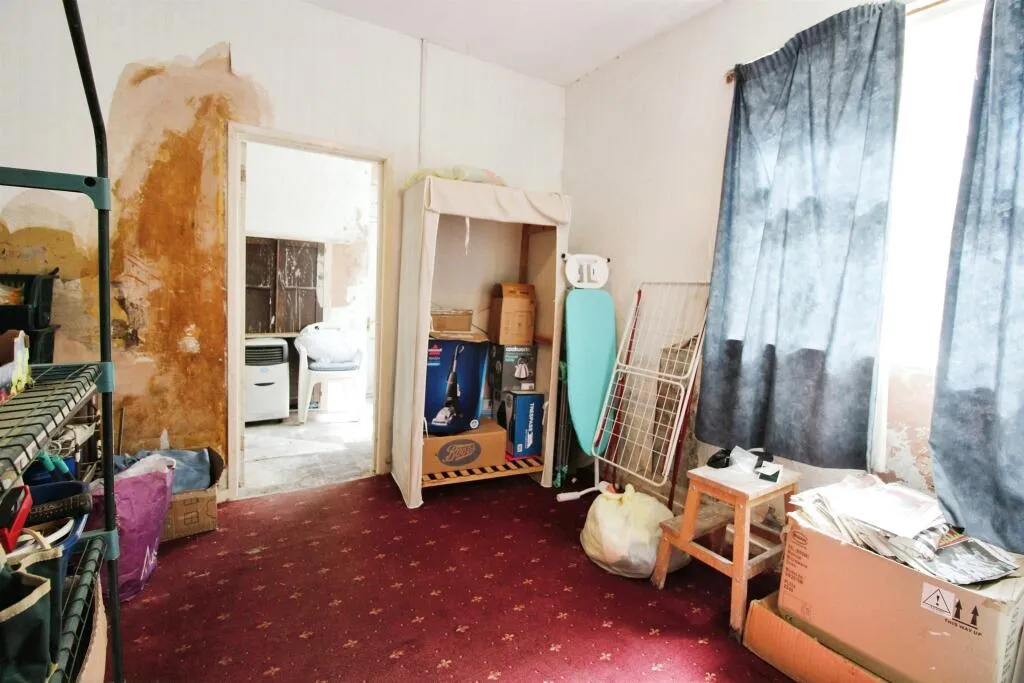 5 bed Terraced