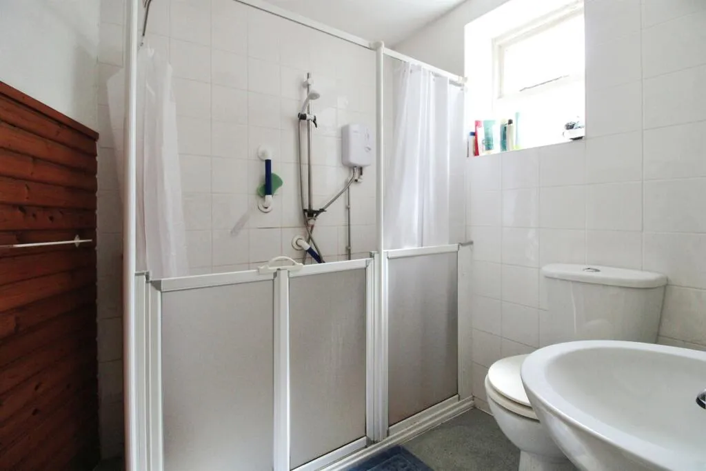 5 bed Terraced