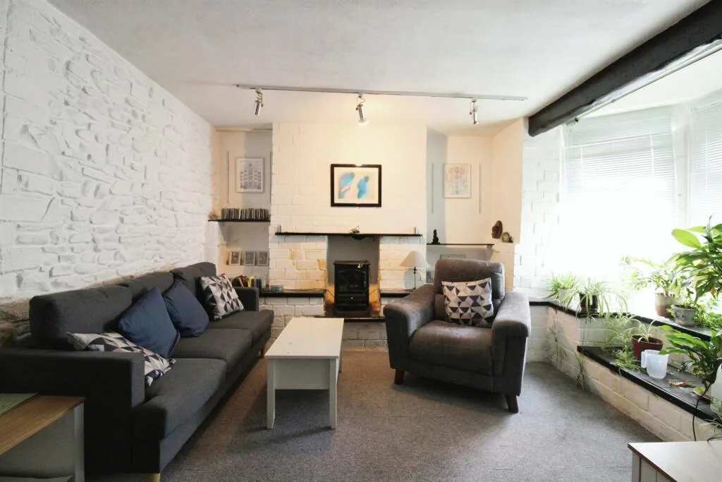 5 bed Terraced
