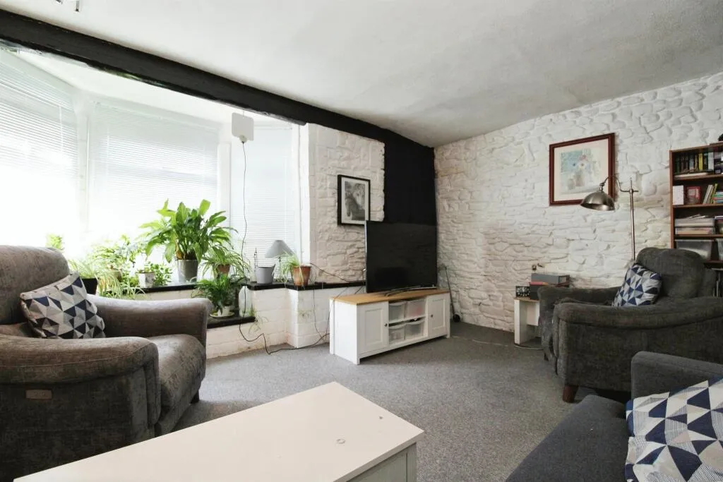 5 bed Terraced