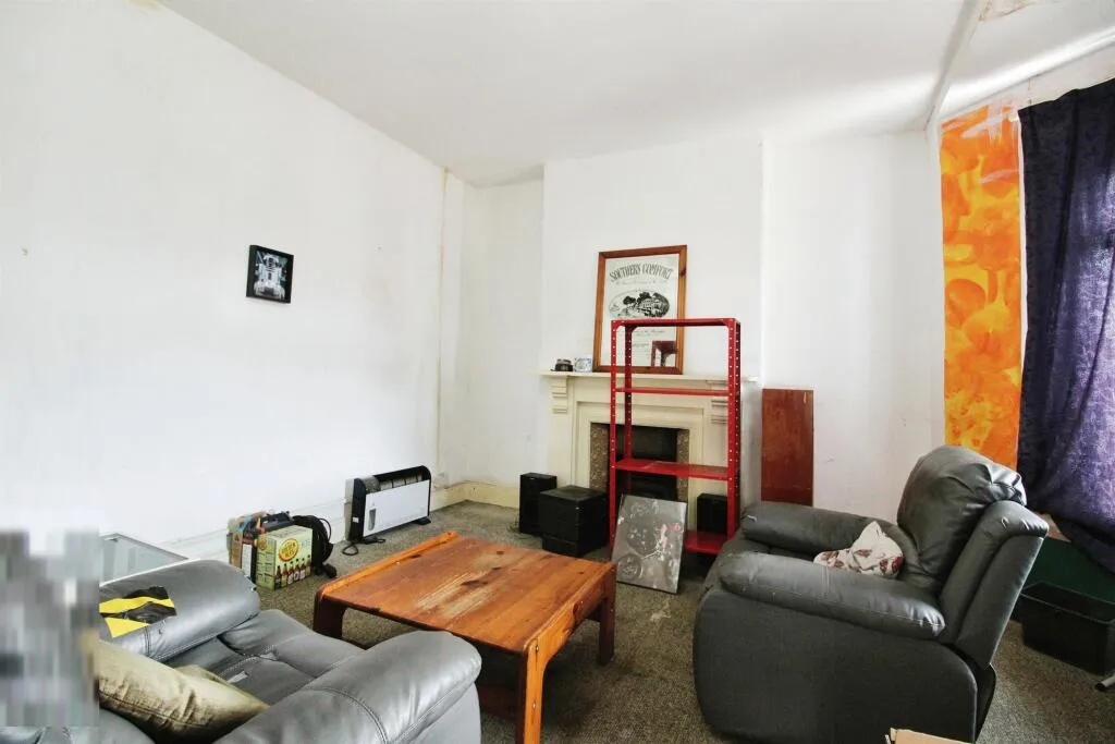 5 bed Terraced