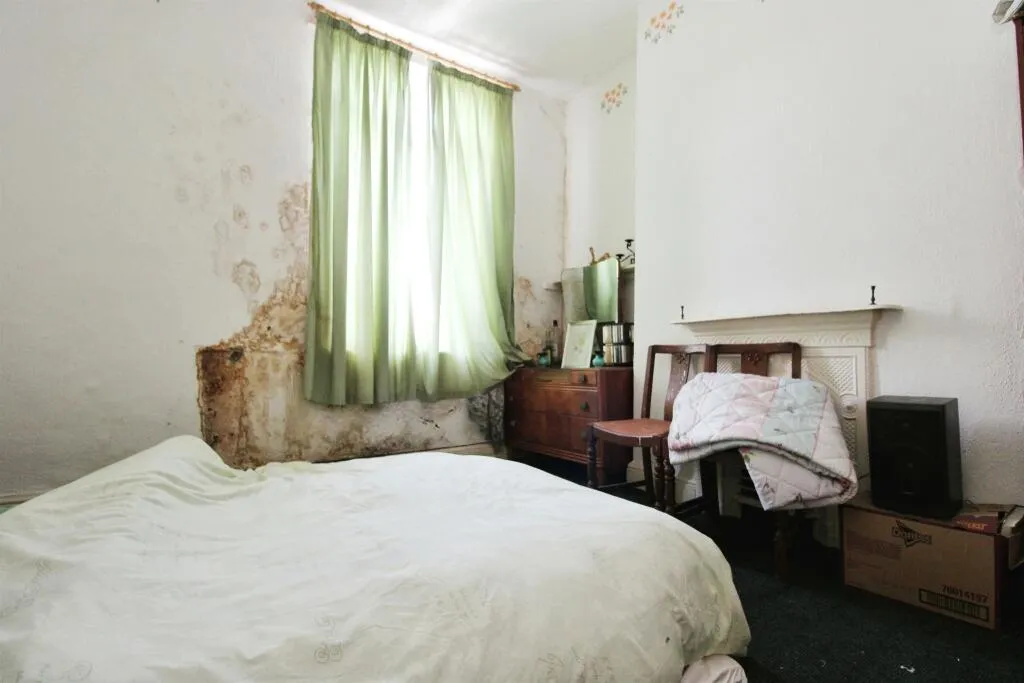 5 bed Terraced