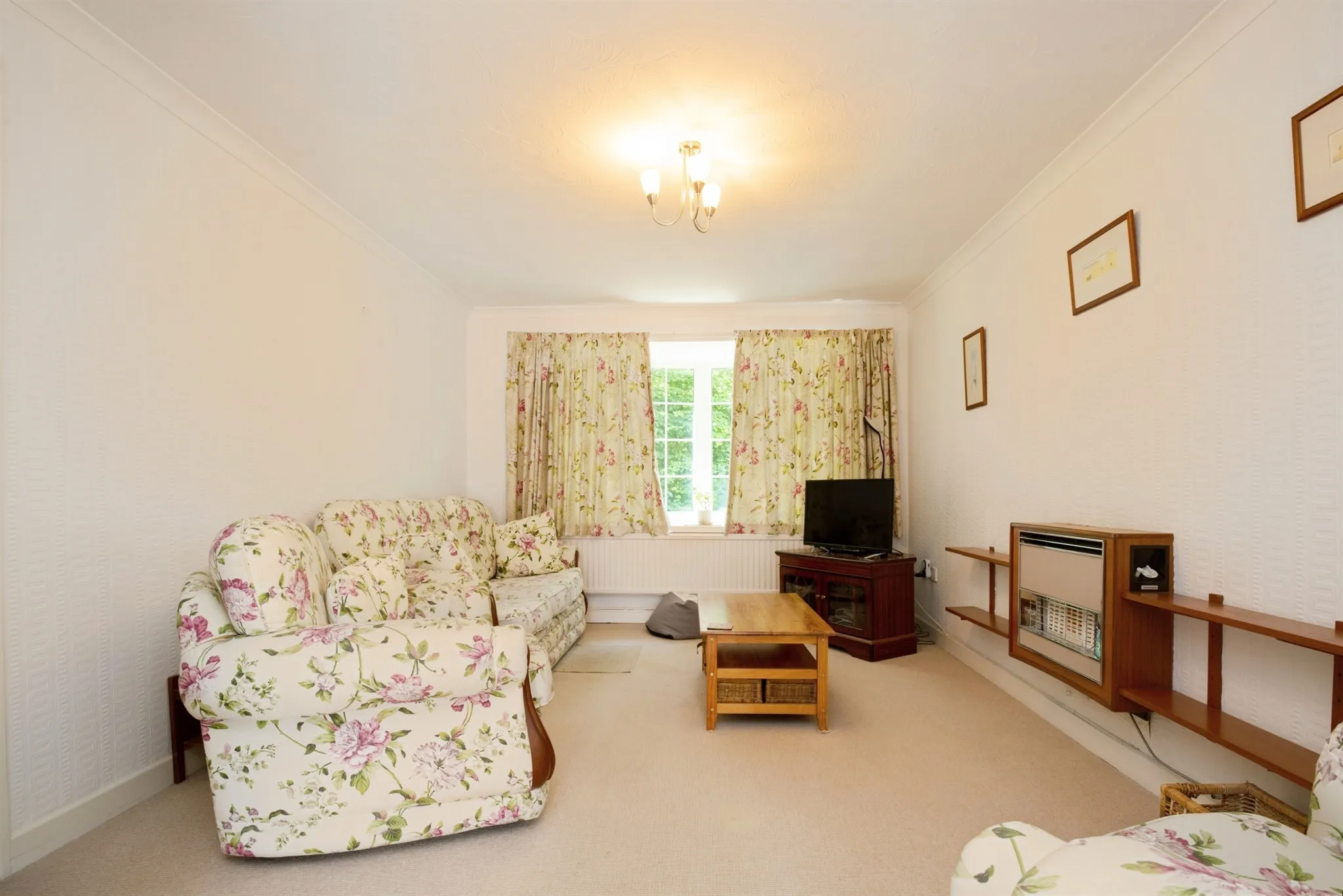 3 bed Semi-Detached