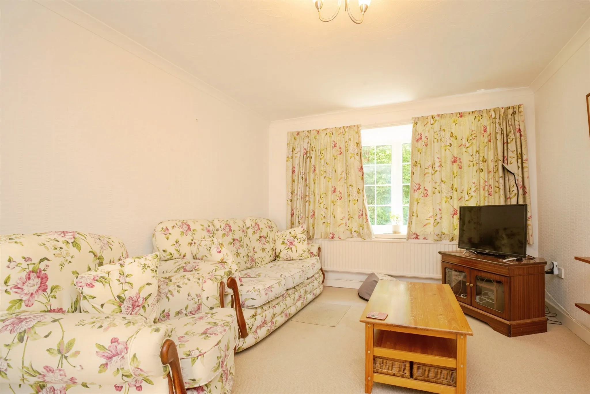 3 bed Semi-Detached