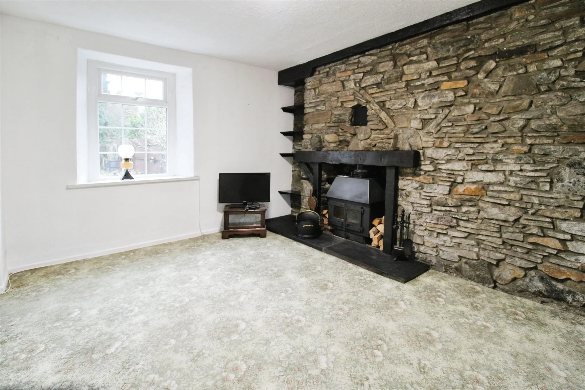 2 bed Detached