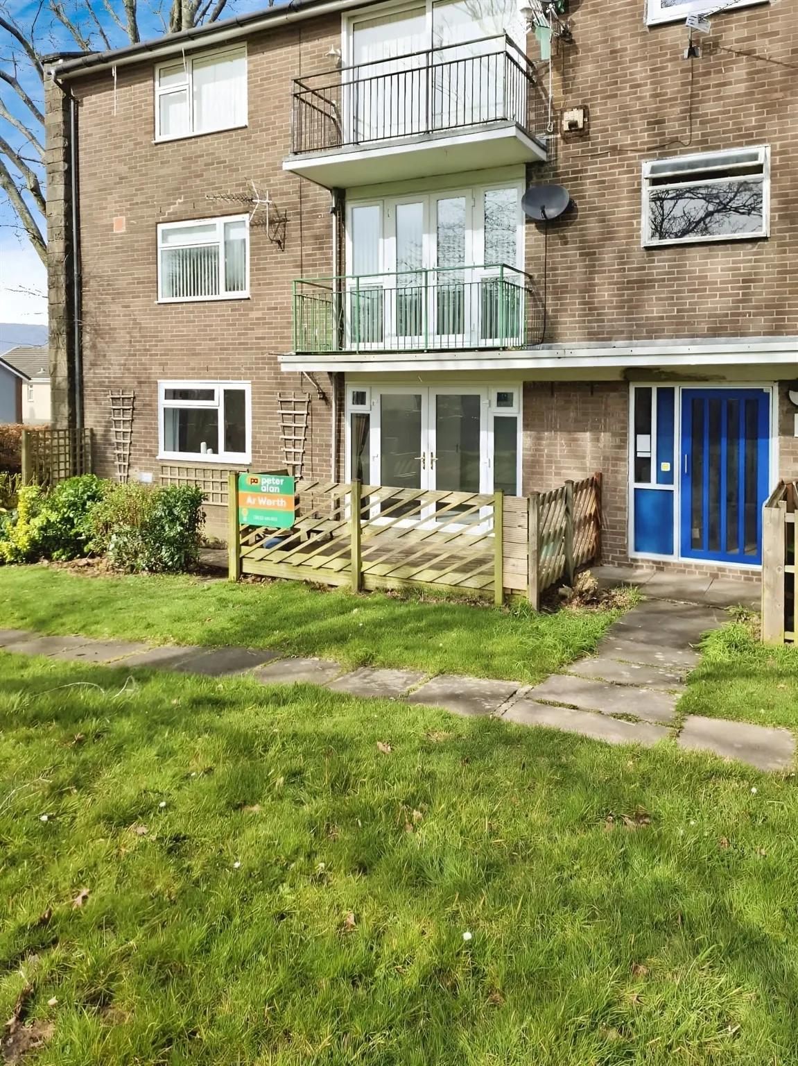 2 bed Ground Flat