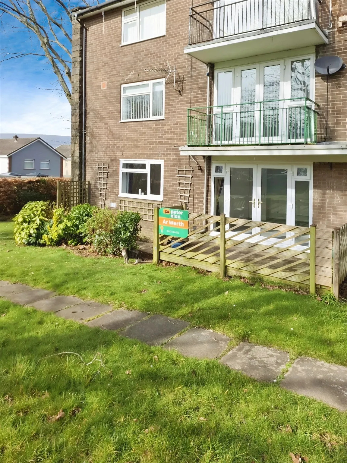 2 bed Ground Flat