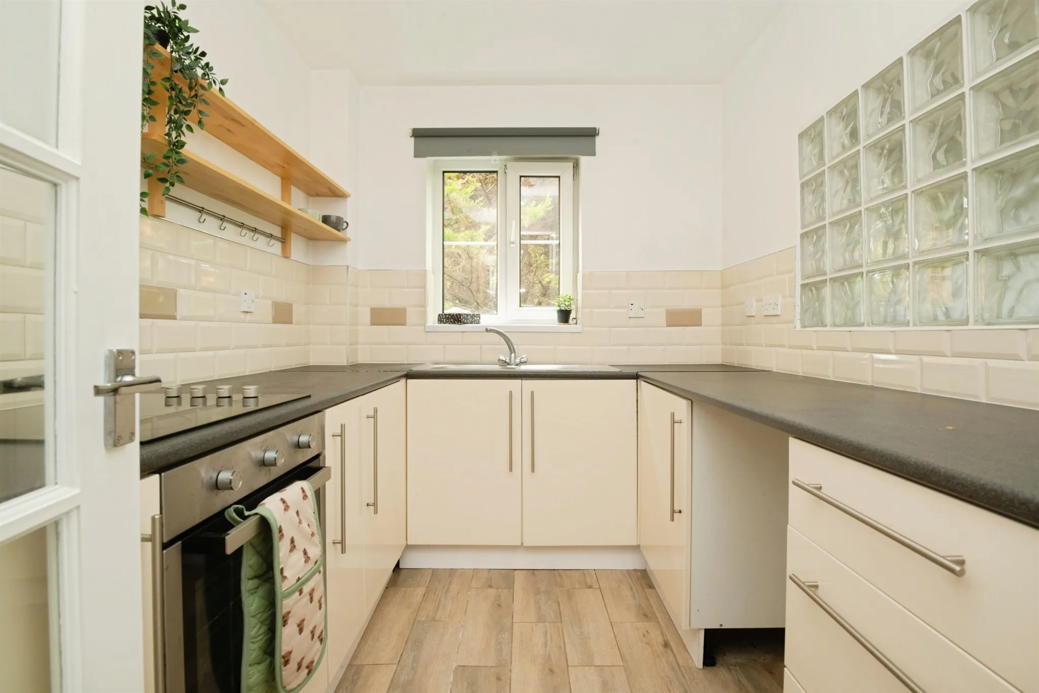 2 bed Ground Flat