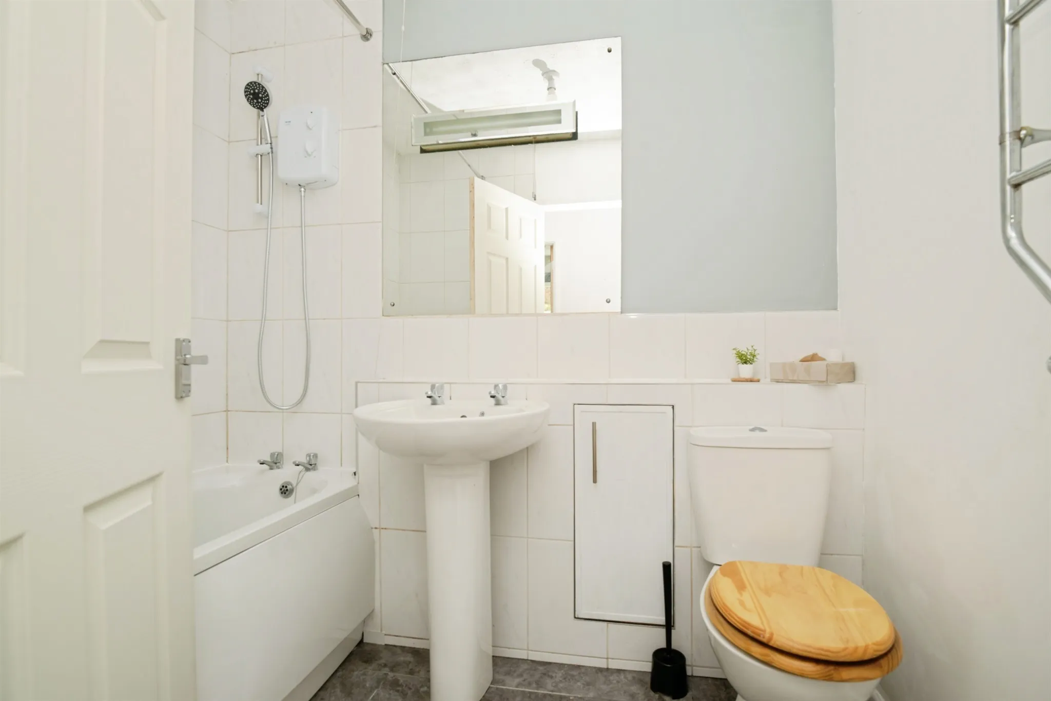 2 bed Ground Flat