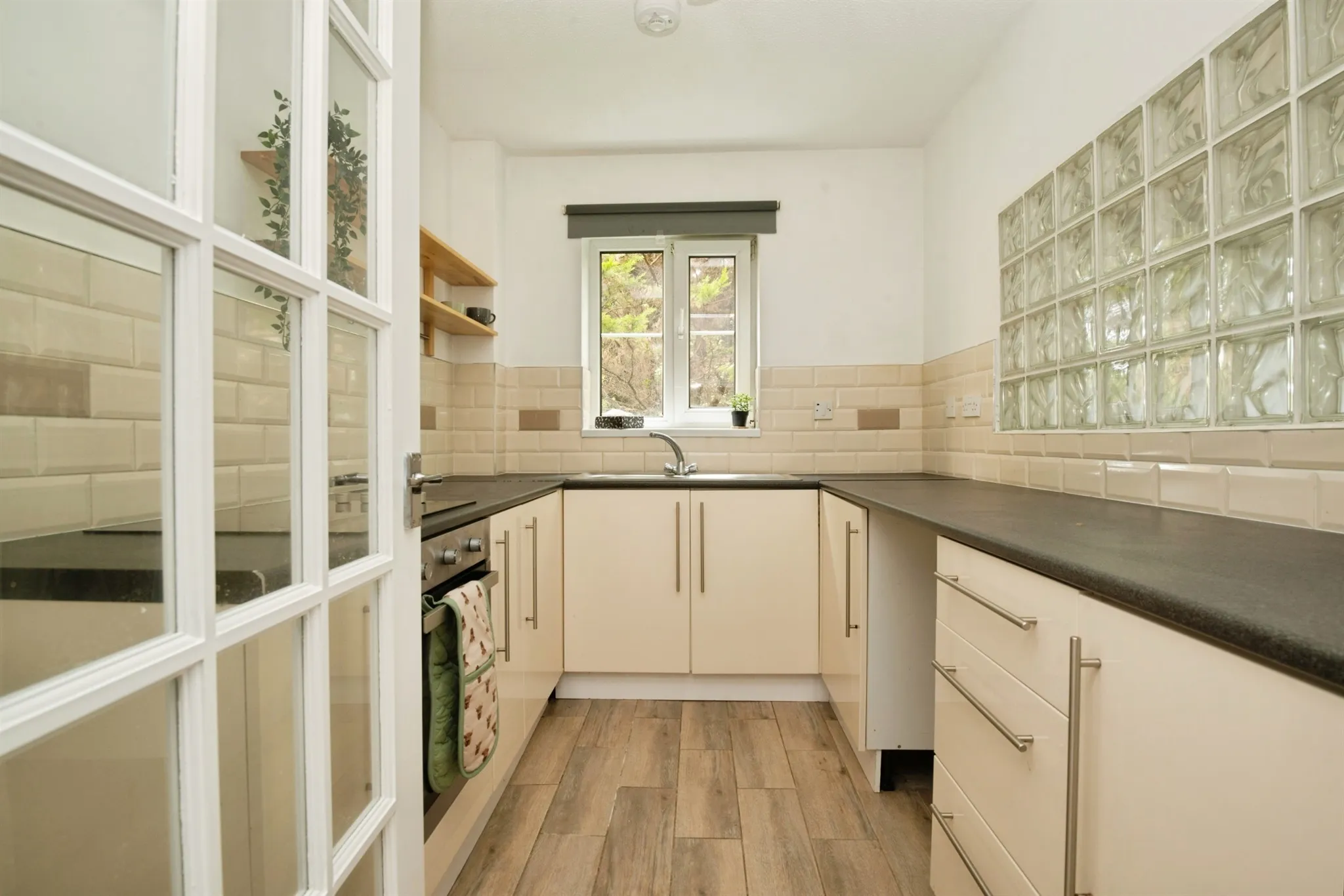 2 bed Ground Flat