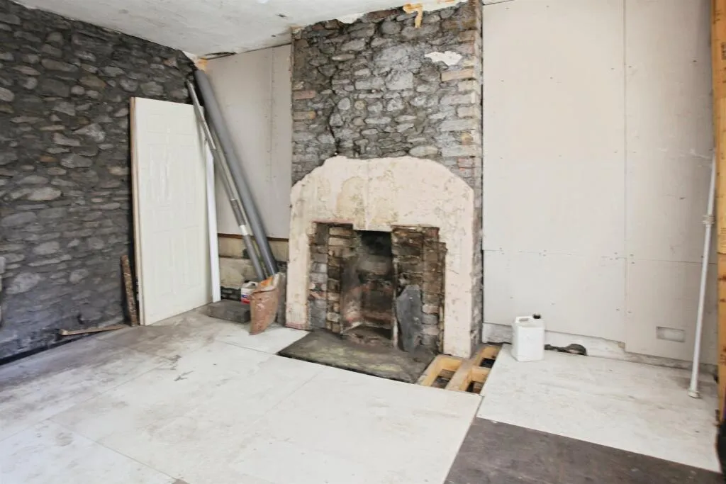 3 bed Terraced