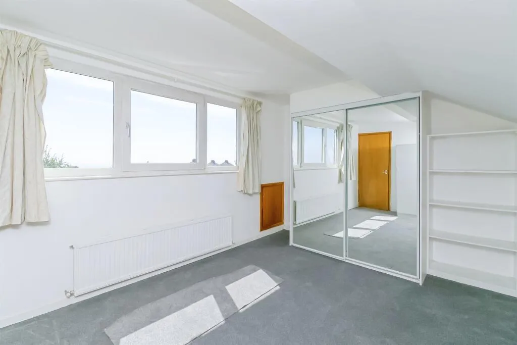 4 bed Terraced