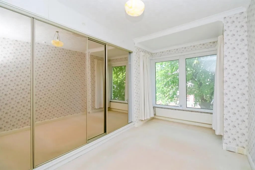 4 bed Terraced