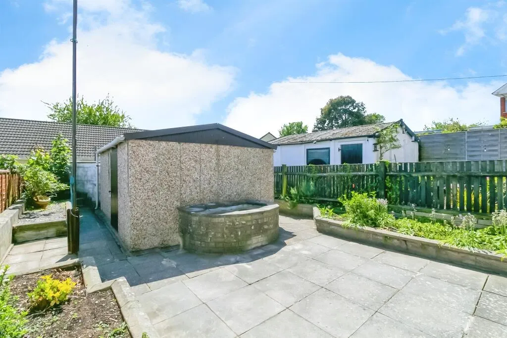 4 bed Terraced