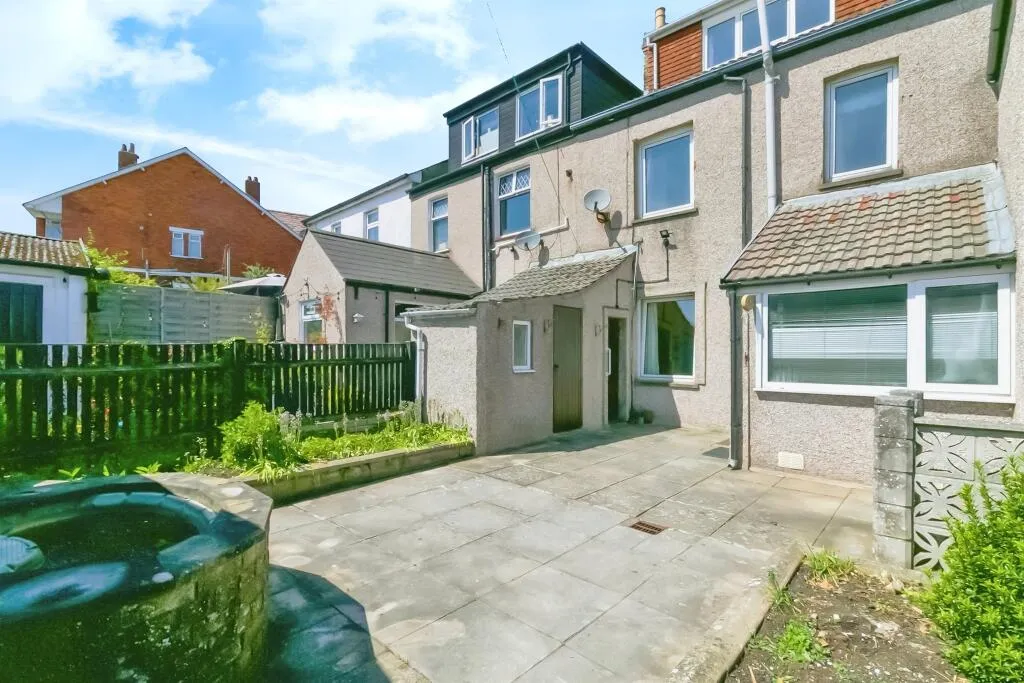 4 bed Terraced