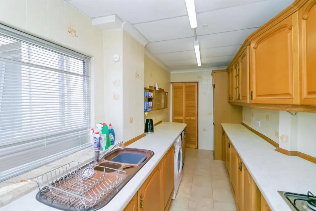 4 bed Terraced