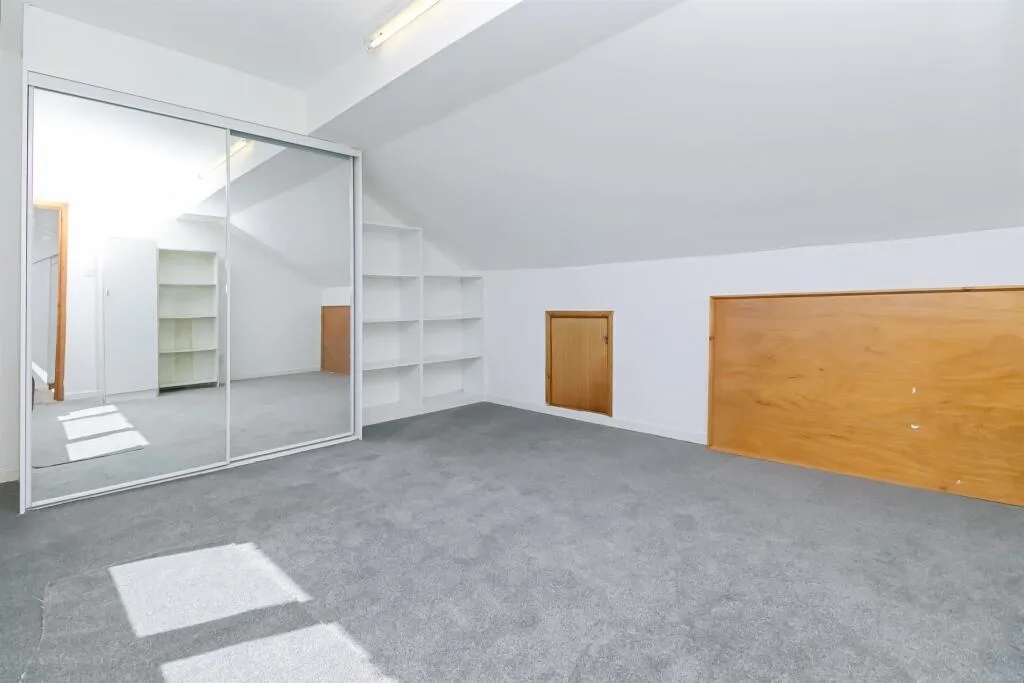 4 bed Terraced