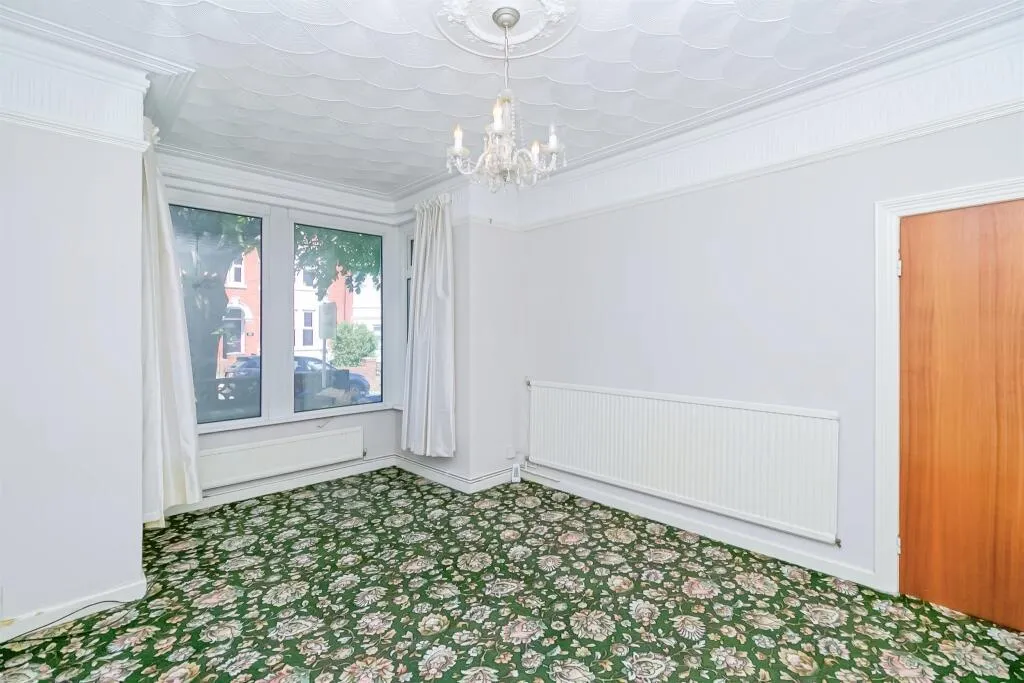 4 bed Terraced