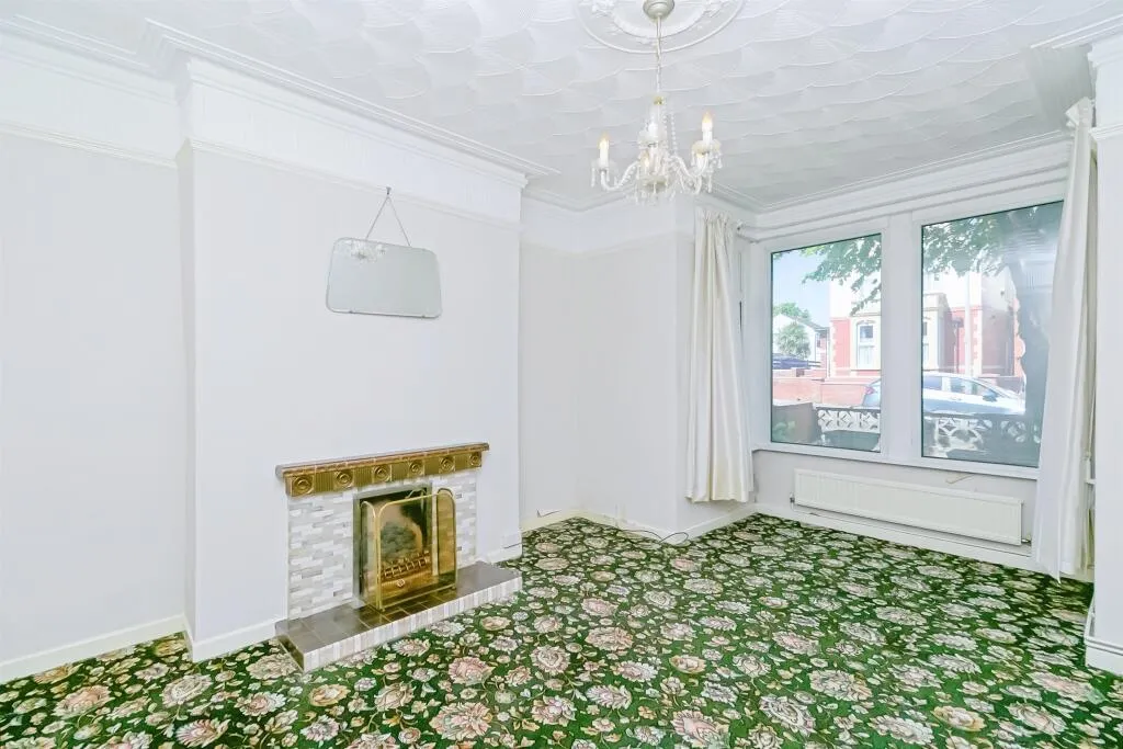 4 bed Terraced