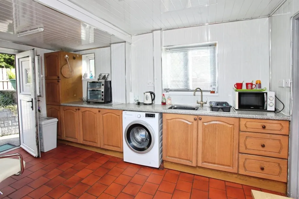 2 bed Semi-Detached