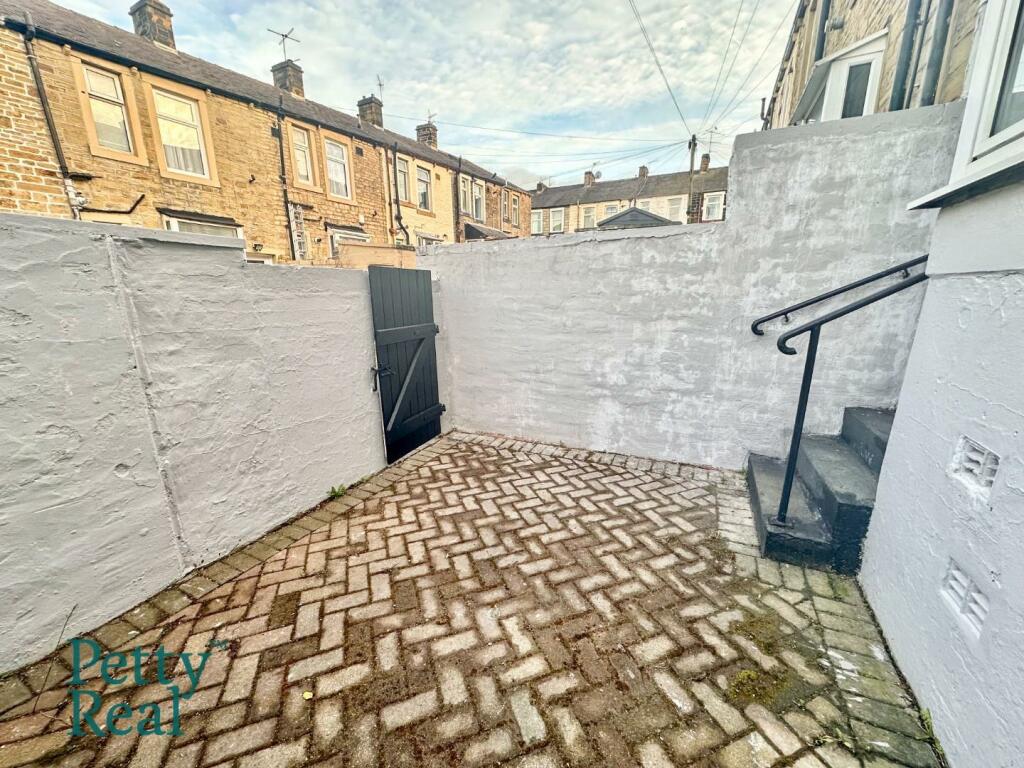 2 bed House