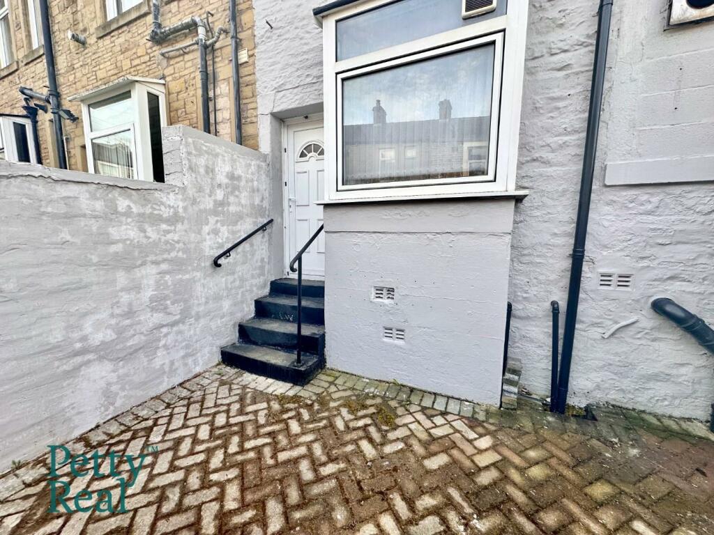 2 bed House