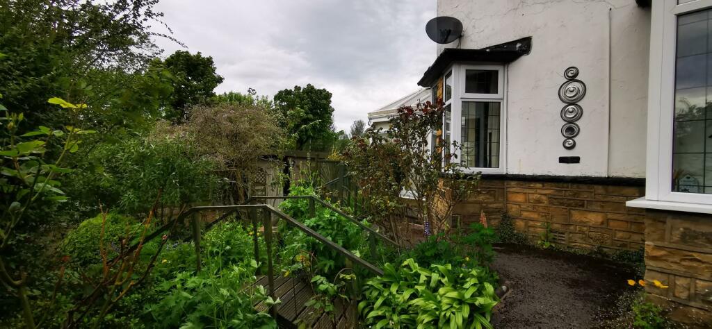 2 bed Semi-Detached