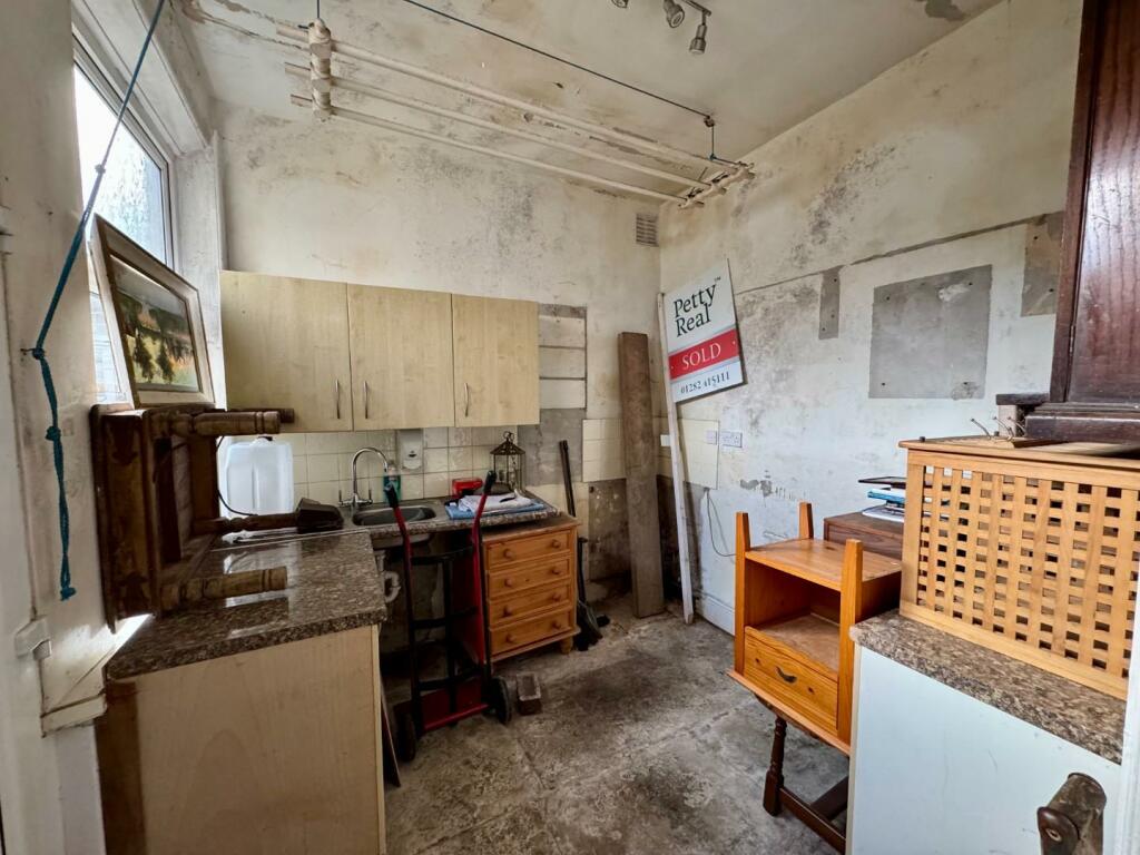 3 bed End of Terrace