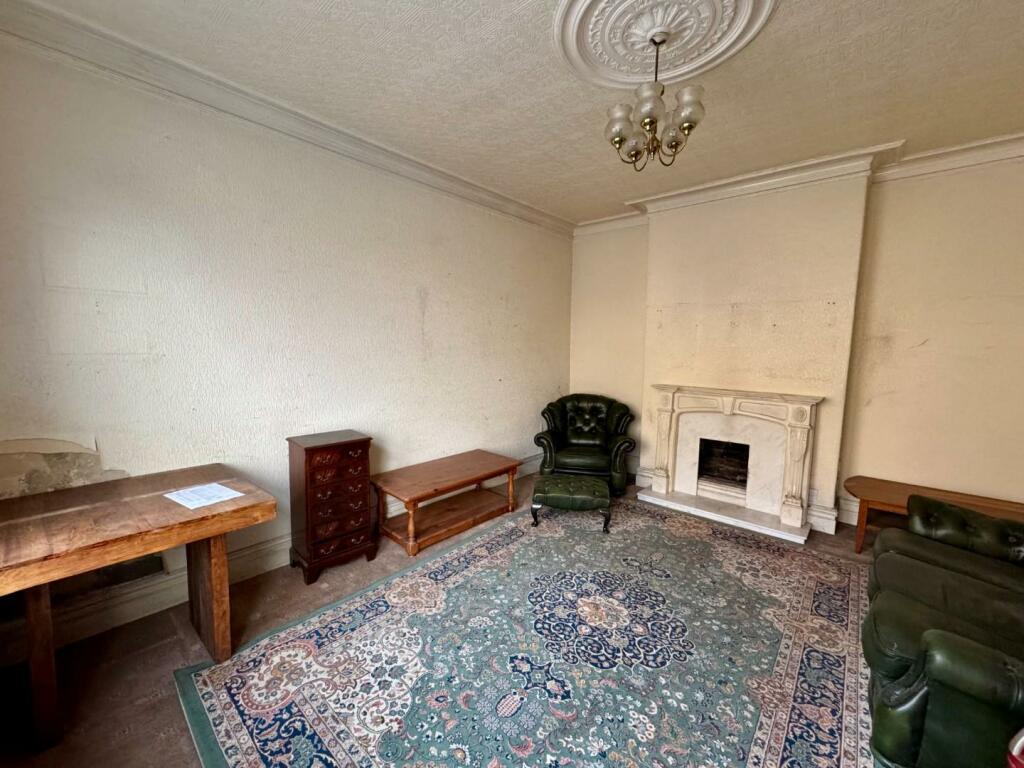 3 bed End of Terrace