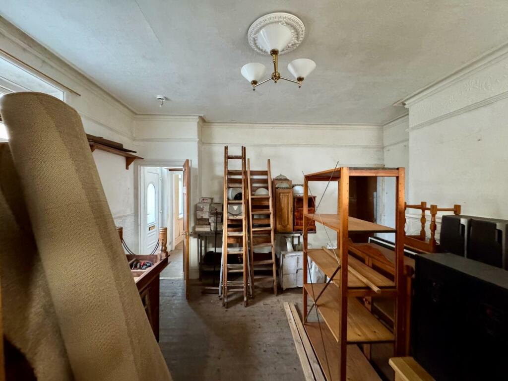3 bed End of Terrace