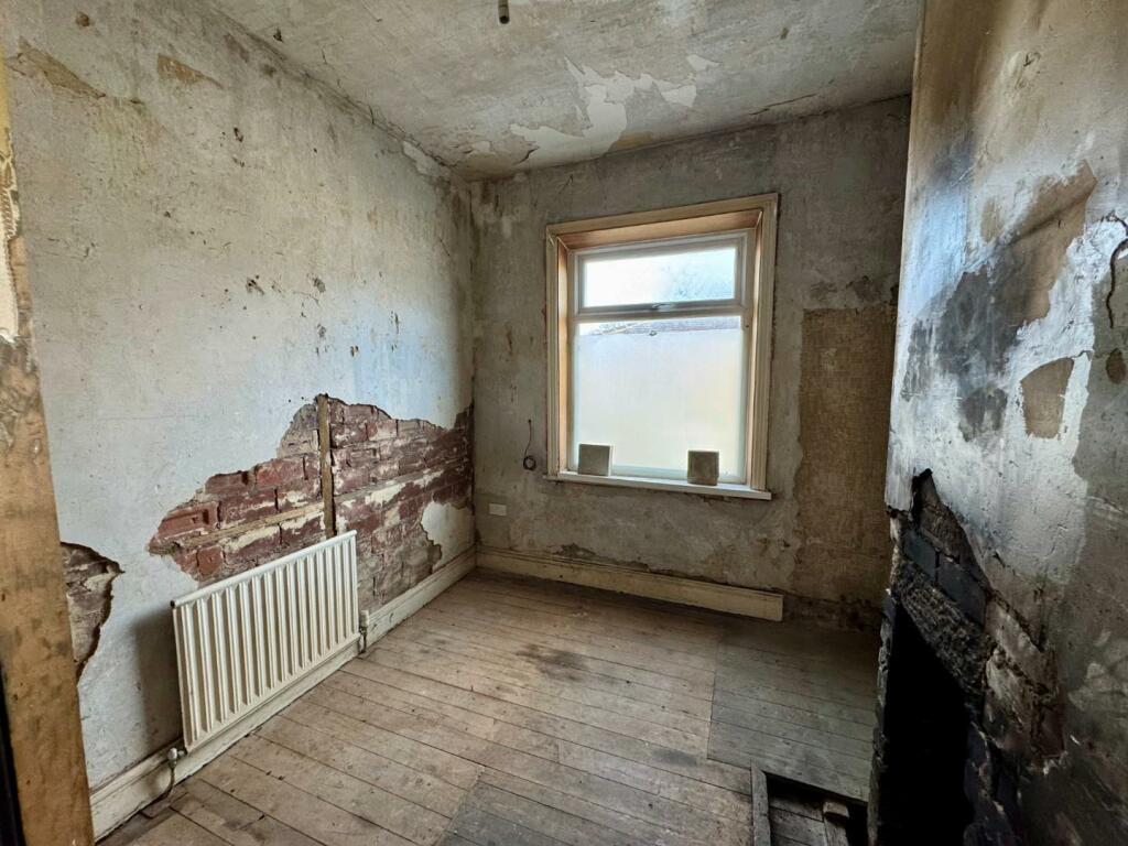 3 bed End of Terrace
