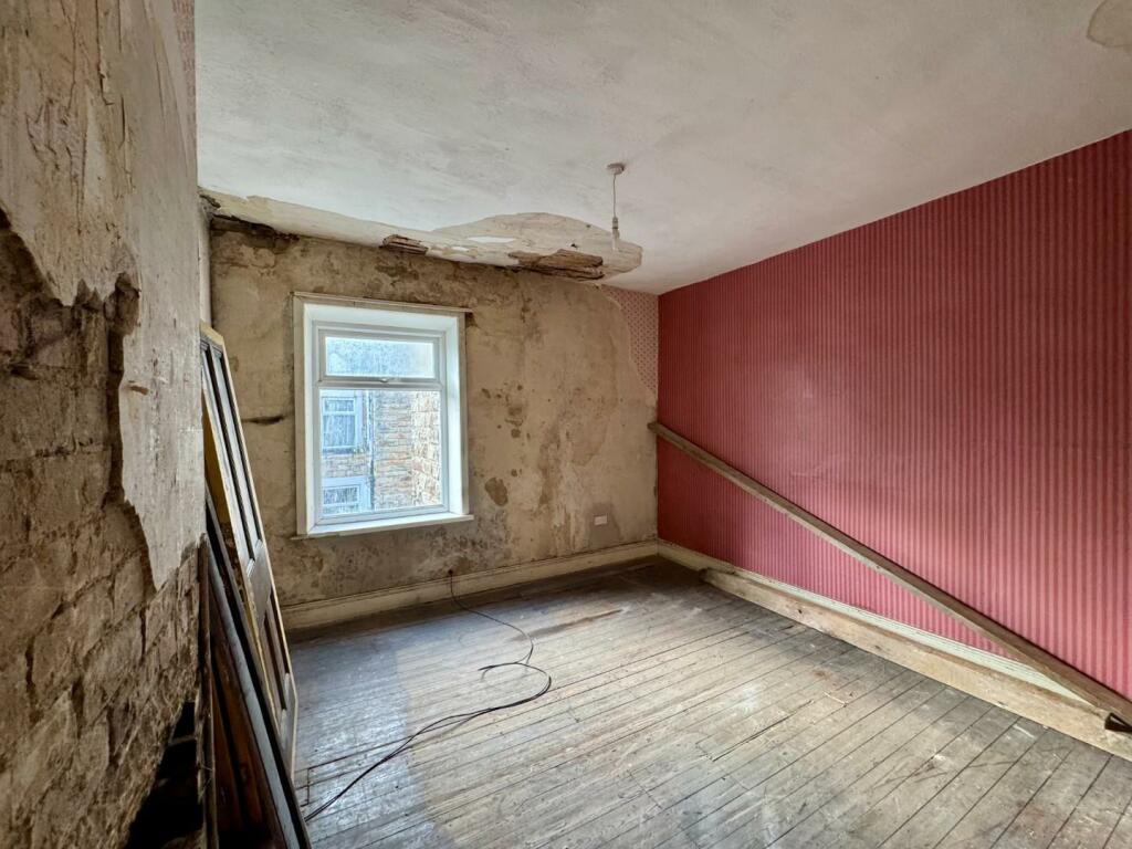 3 bed End of Terrace