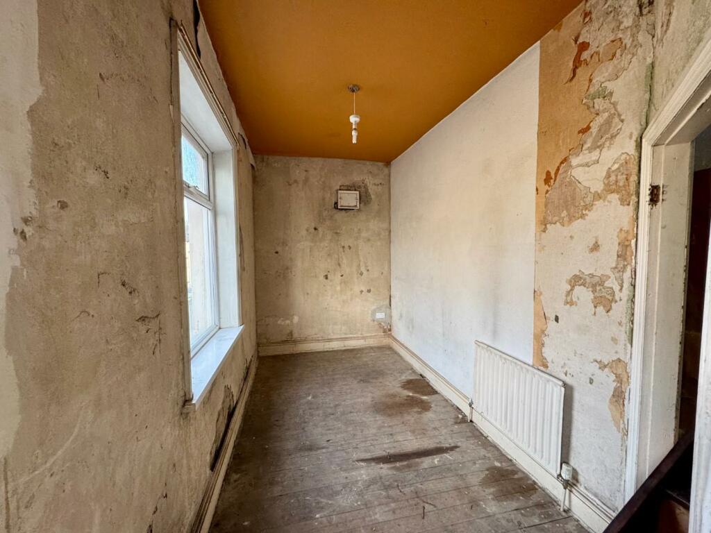 3 bed End of Terrace