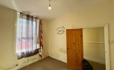 2 bed Terraced