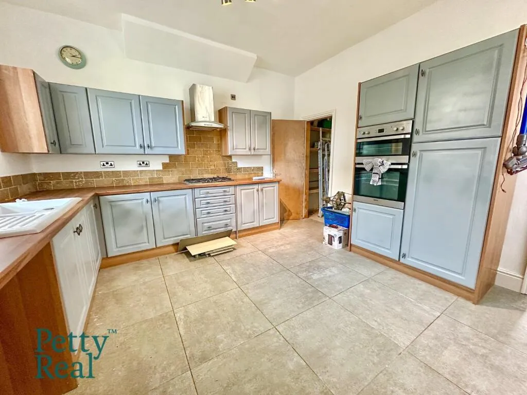 2 bed End of Terrace